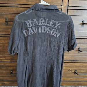 Excelkent condition Harley davidson women size medium snap Button shirt